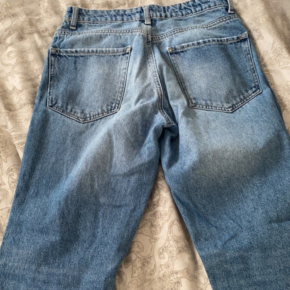Forever 21 boyfriend jeans. Size small. - Picture 2 of 2